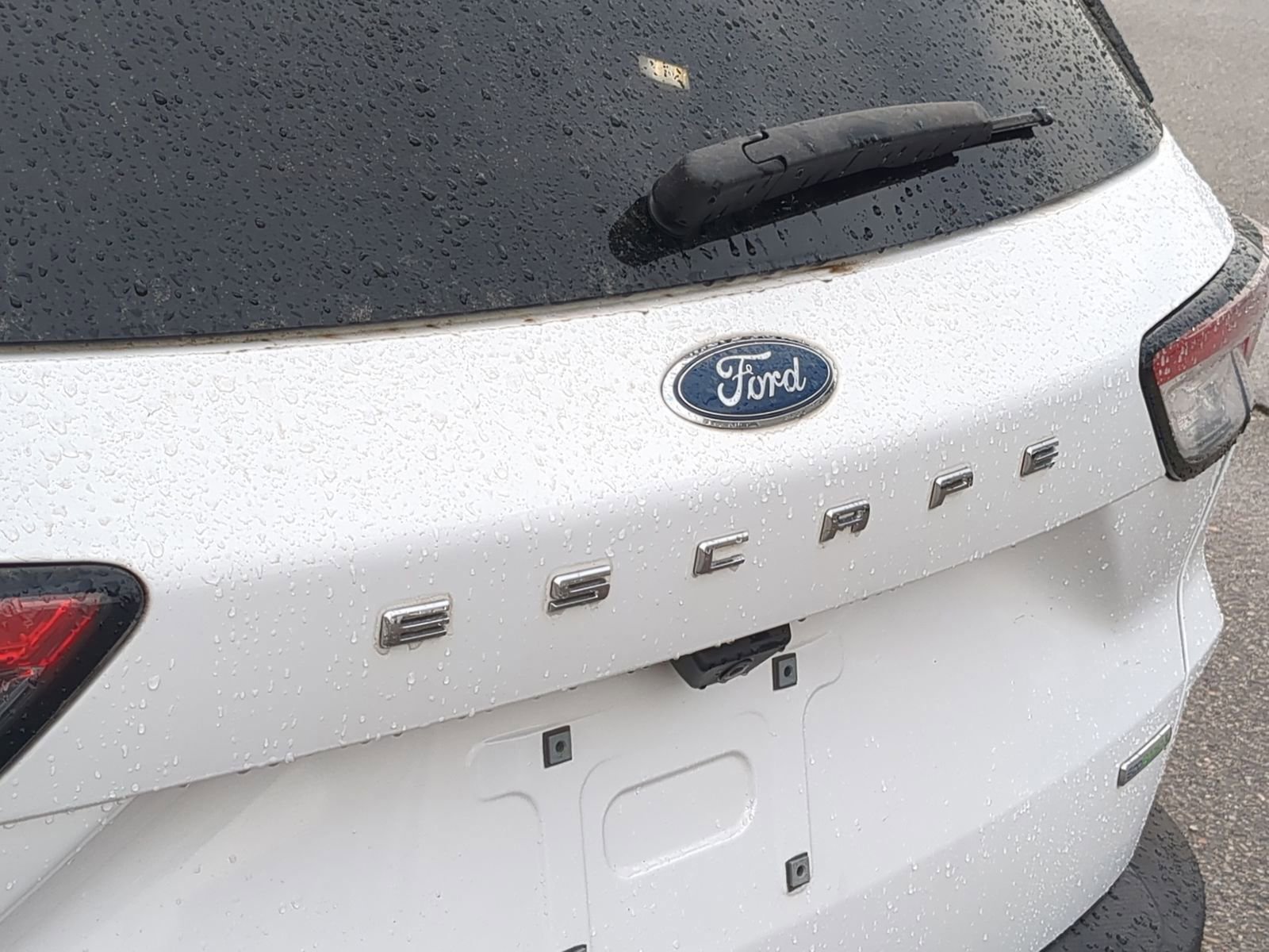 Used 2020 Ford Escape SE image 15