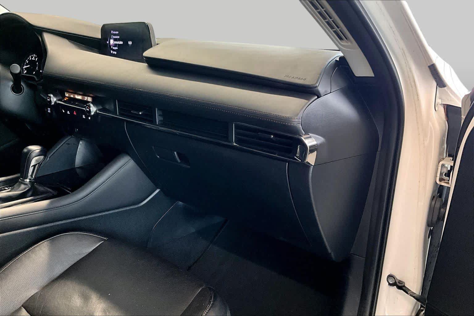 Used 2019 MAZDA MAZDA3 Sedan w/ Premium Package FWD image 17