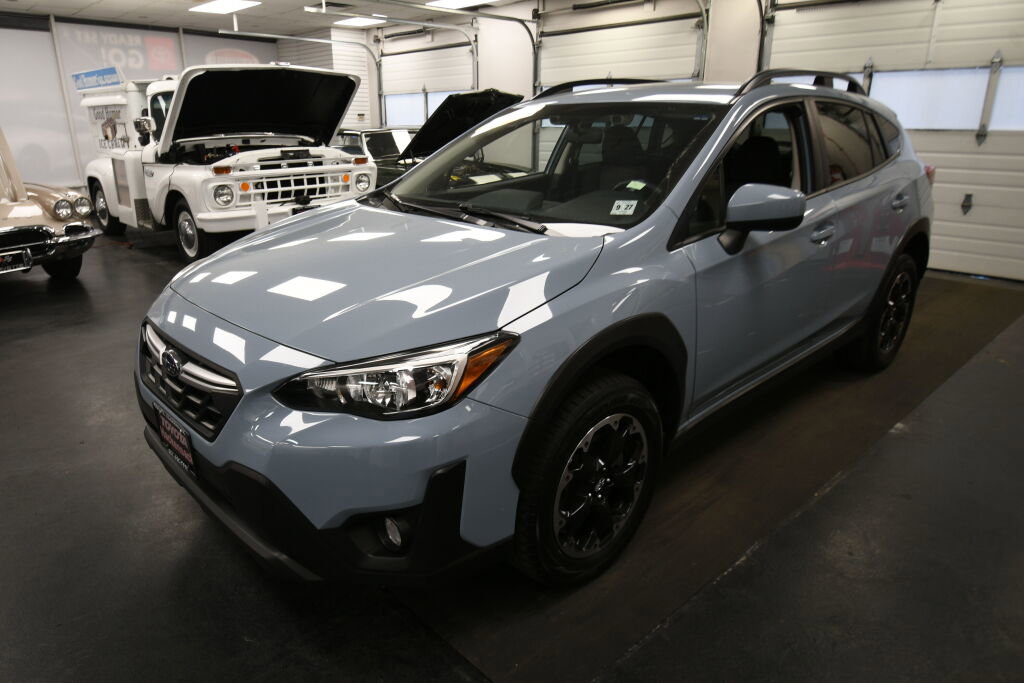 Used 2023 Subaru Crosstrek 2.0i Premium image 4