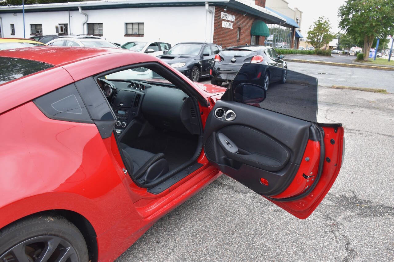 Used 2016 Nissan 370Z Touring w/ Aerodynamics Package image 11