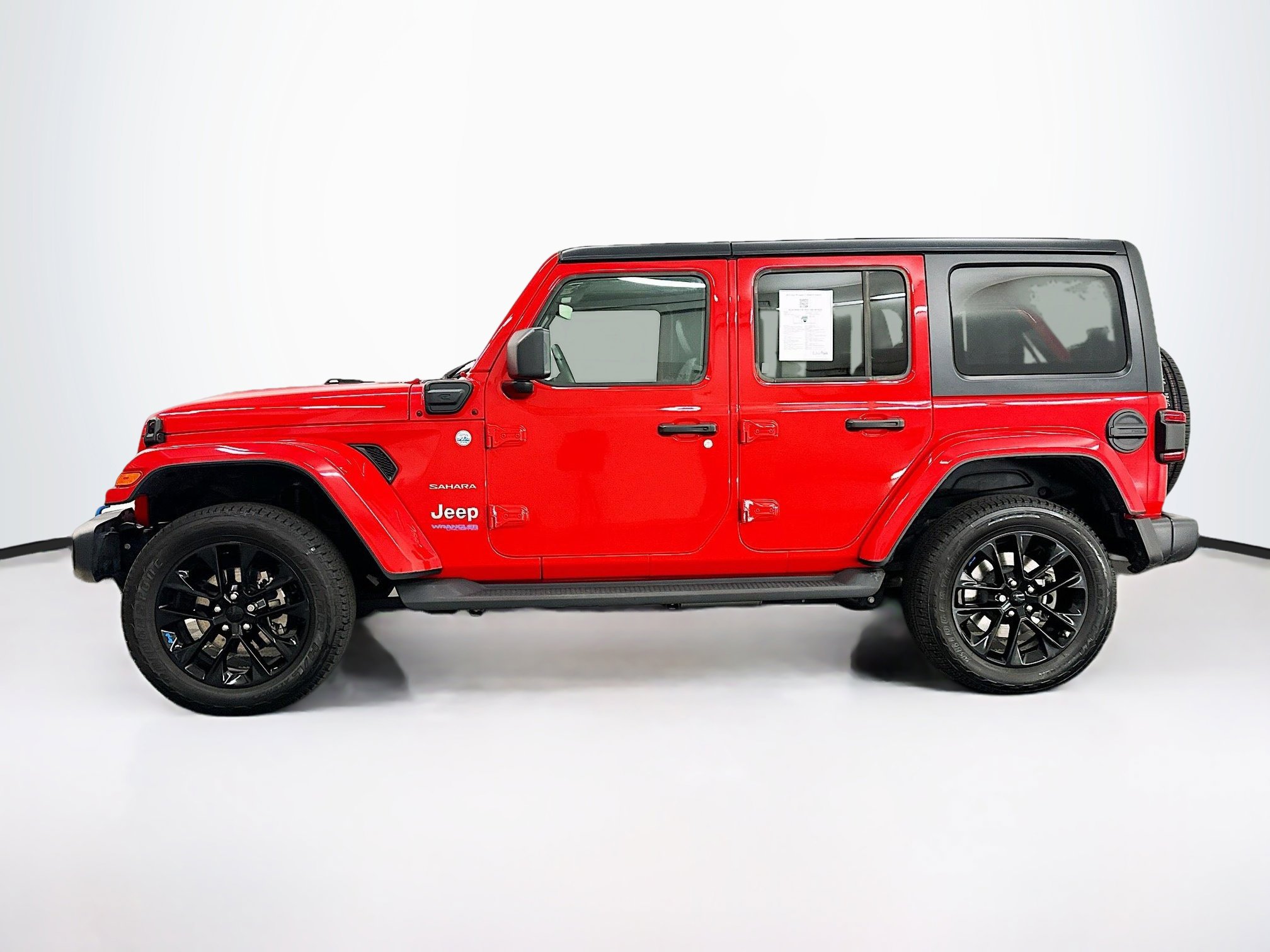 Used 2022 Jeep Wrangler Sahara w/ Cold Weather Group image 4