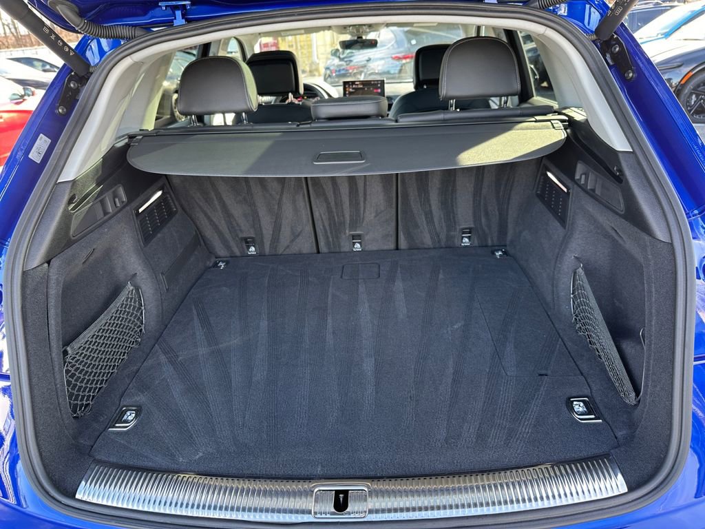 Used 2024 Audi Q5 e Premium Plus w/ Premium Plus Package image 27