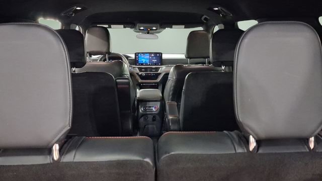 Used 2025 Ford Explorer ST-Line AWD/4WD image 21