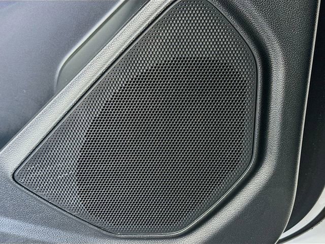 Used 2021 Ford Explorer XLT w/ Equipment Group 202A image 19