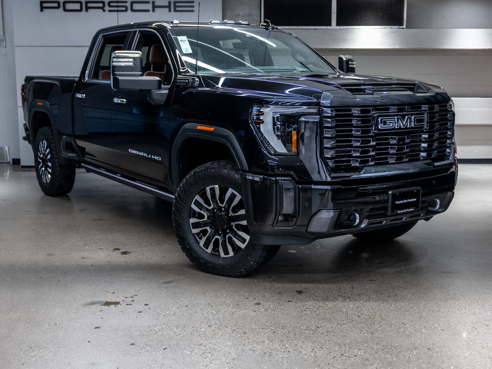 Used 2024 GMC Sierra 2500 Denali Ultimate w/ Max Trailering Package AWD/4WD image 10