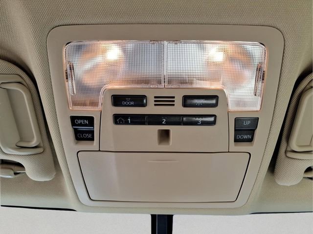 Used 2017 Toyota Camry XLE image 20