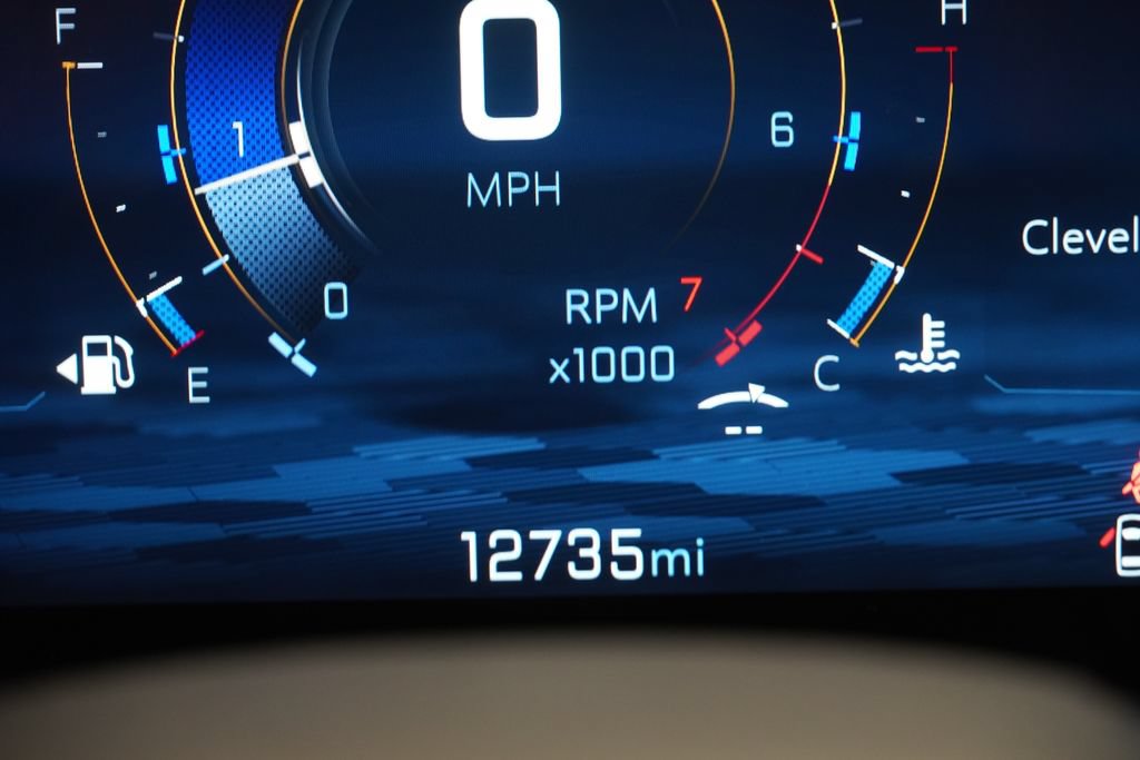 Used 2025 Chevrolet Equinox LT w/ Safety and Technology Package AWD/4WD image 4