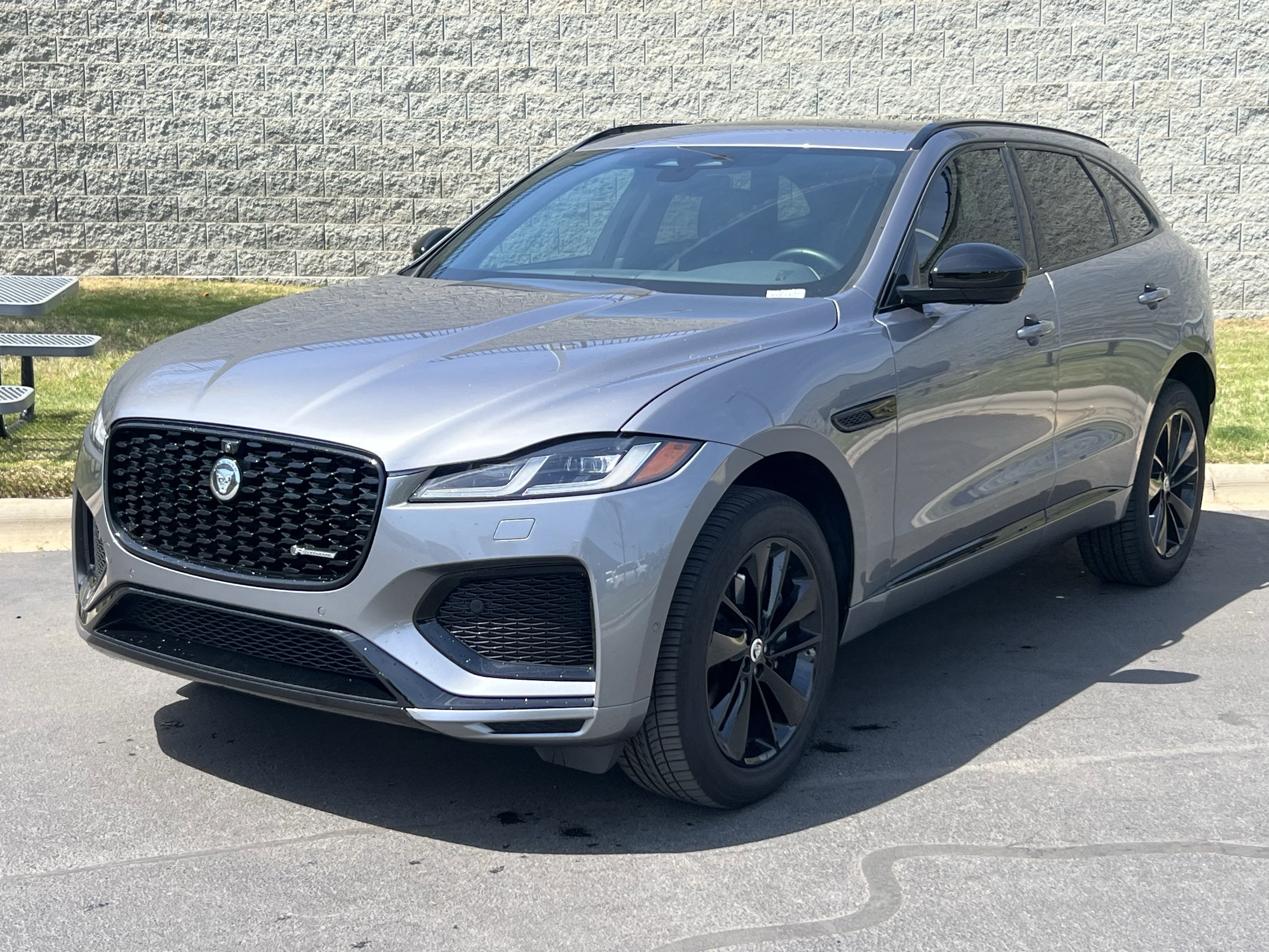 Used 2025 Jaguar F-PACE R-Dynamic S video 1