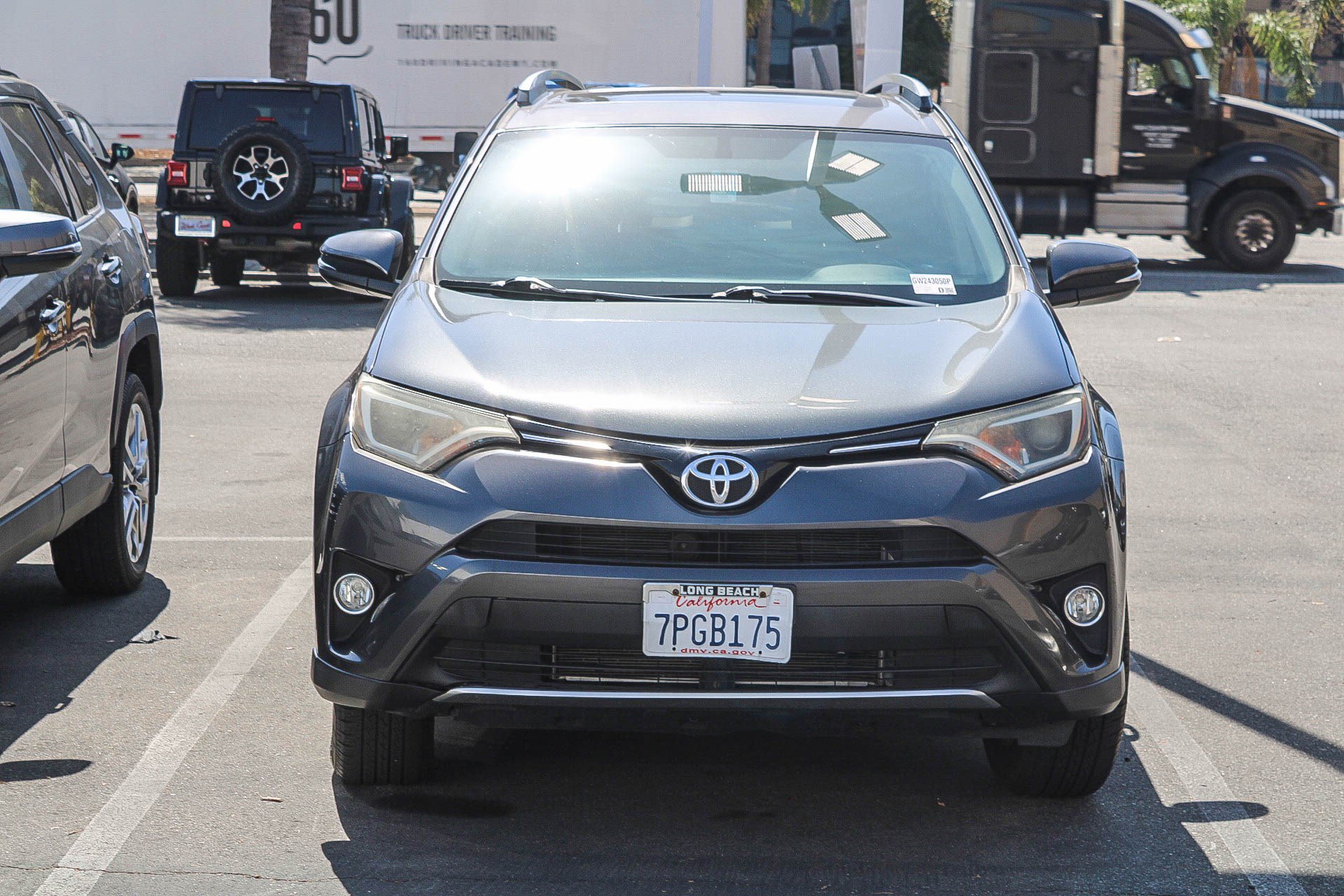 Used 2016 Toyota RAV4 XLE FWD image 2