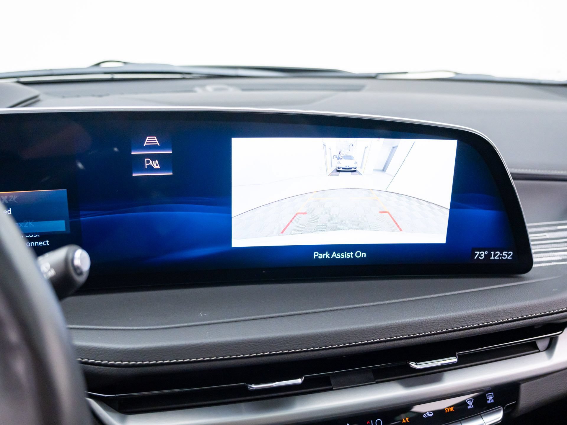 Certified 2024 Cadillac XT4 Premium Luxury w/ Technology Package FWD image 29