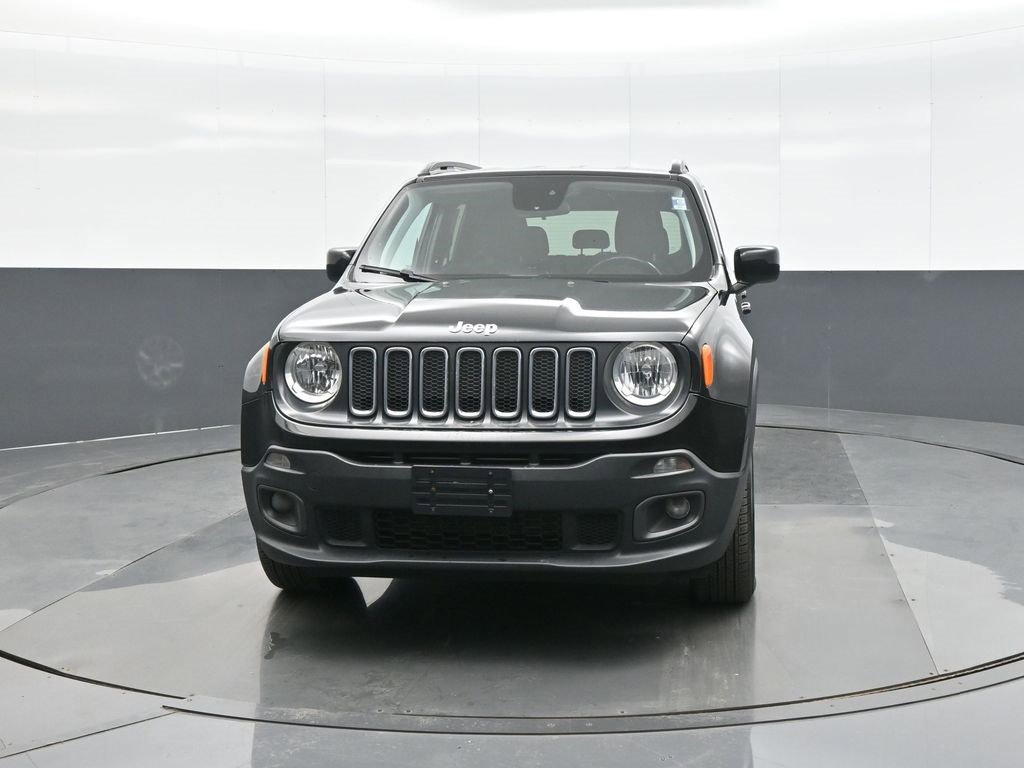 Used 2018 Jeep Renegade Latitude w/ Cold Weather Group image 2