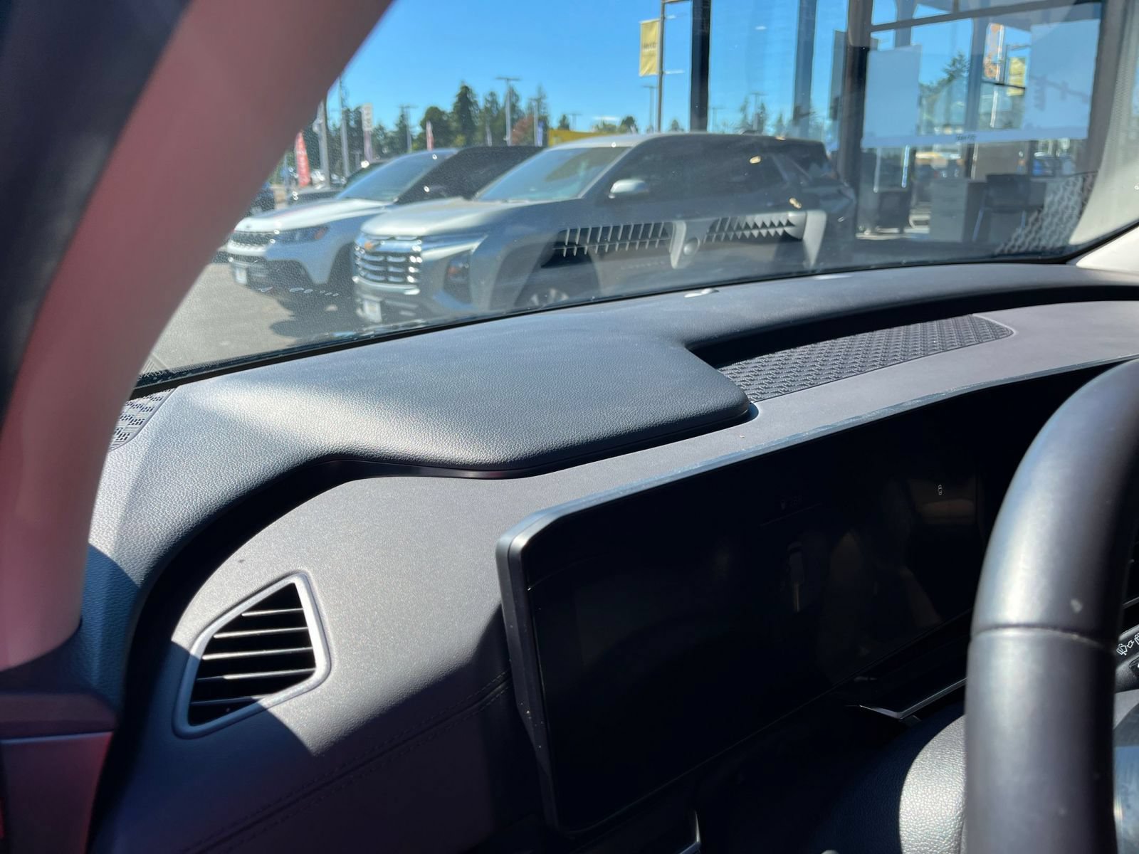 Used 2026 Kia Carnival FWD image 36