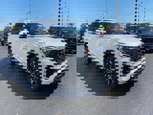 New 2026 Volkswagen Atlas Cross Sport SEL Premium R-Line image 8