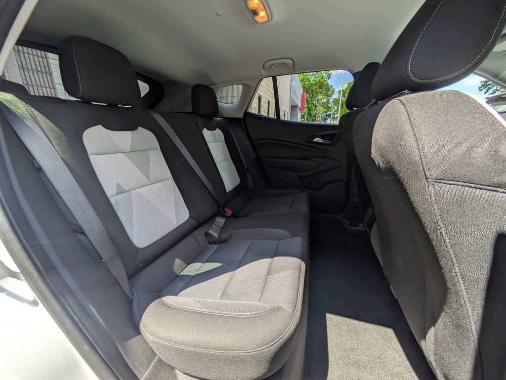 Used 2025 Chevrolet Trax LS FWD image 30