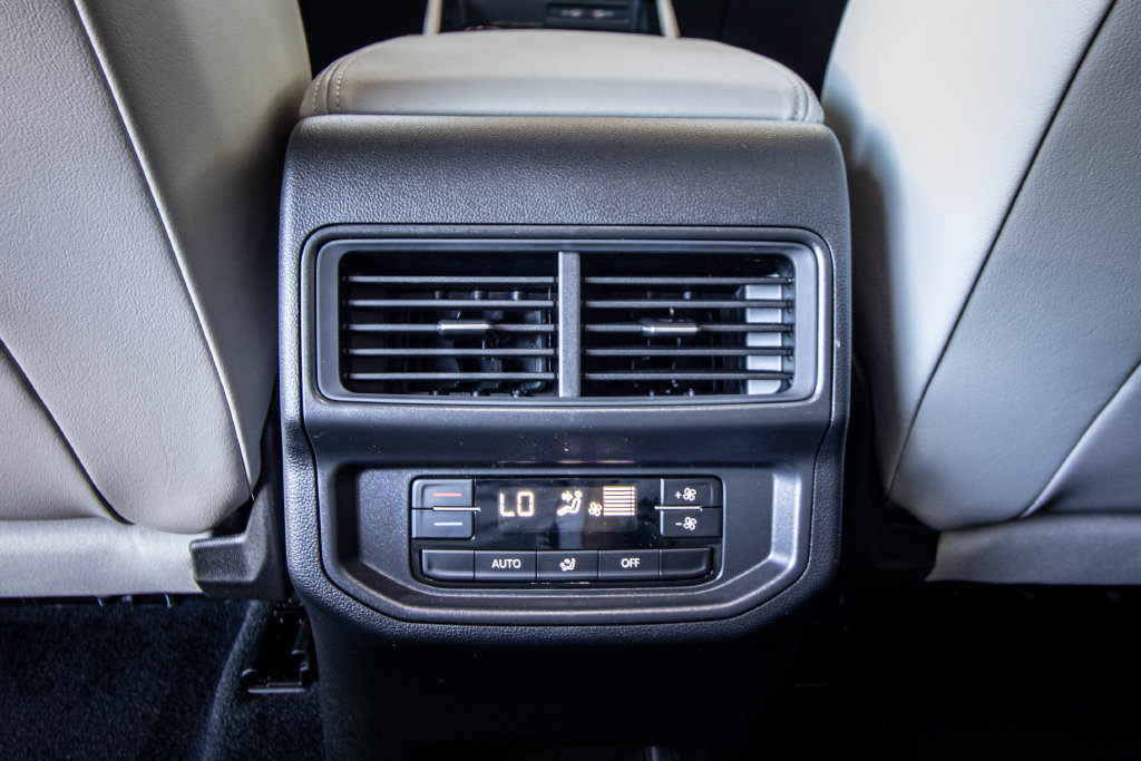 New 2027 Volkswagen Atlas SE FWD image 29