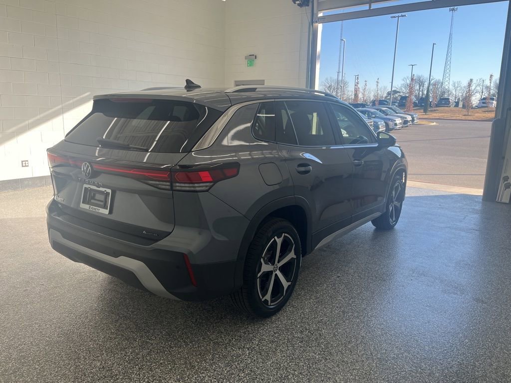 New 2026 Volkswagen Tiguan SE AWD/4WD image 7