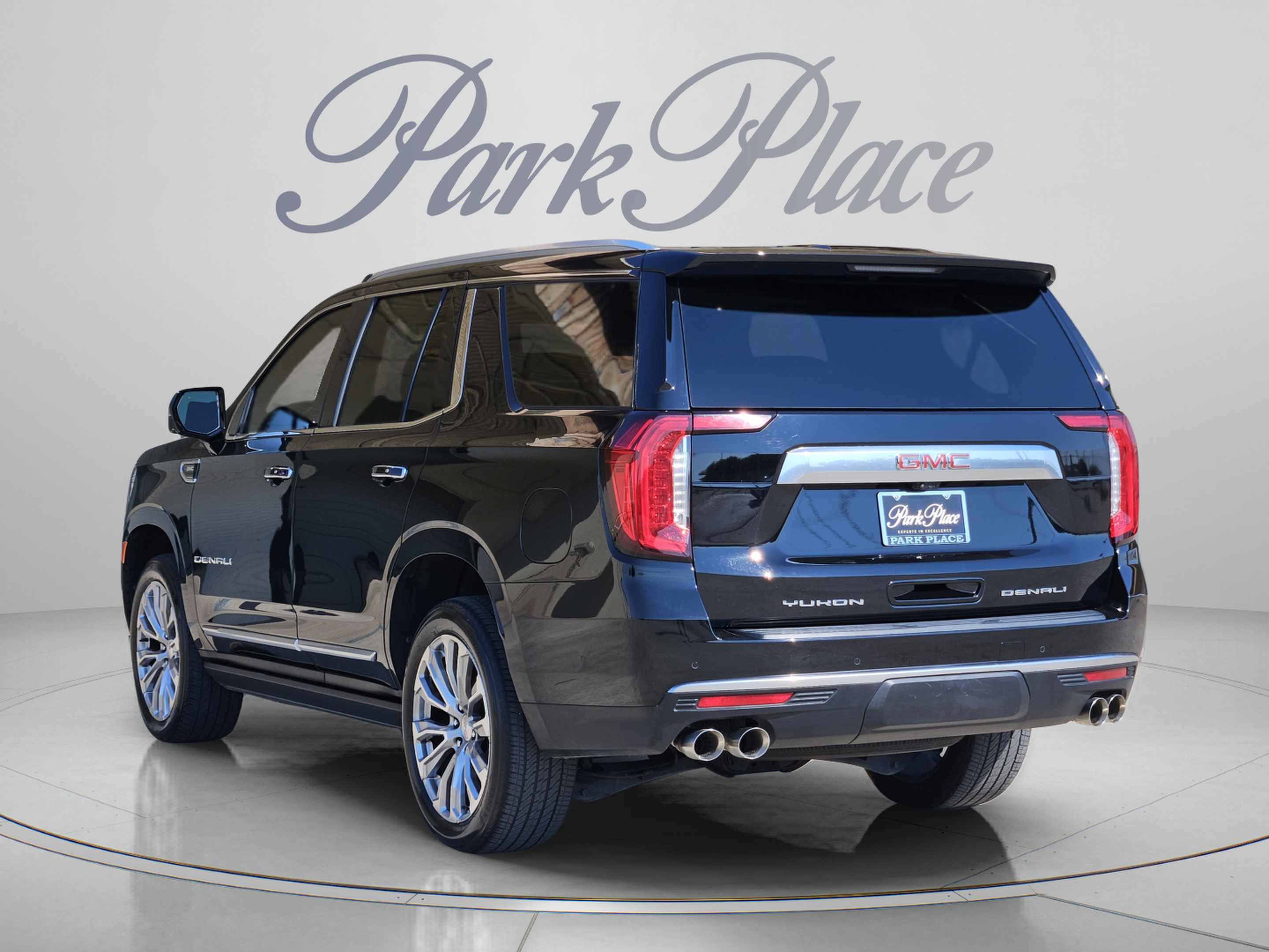 Used 2024 GMC Yukon Denali w/ Denali Reserve Package AWD/4WD image 3
