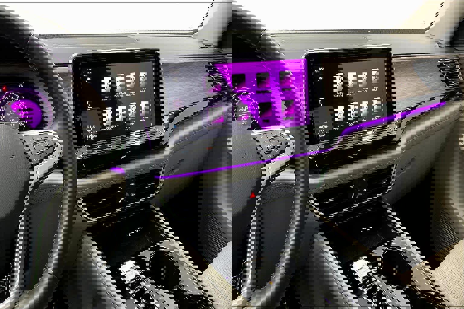 Used 2024 Volkswagen Atlas SEL Premium R-Line image 8