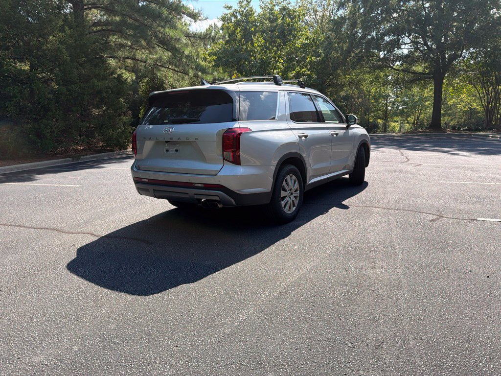 Used 2024 Hyundai Palisade SEL FWD image 3