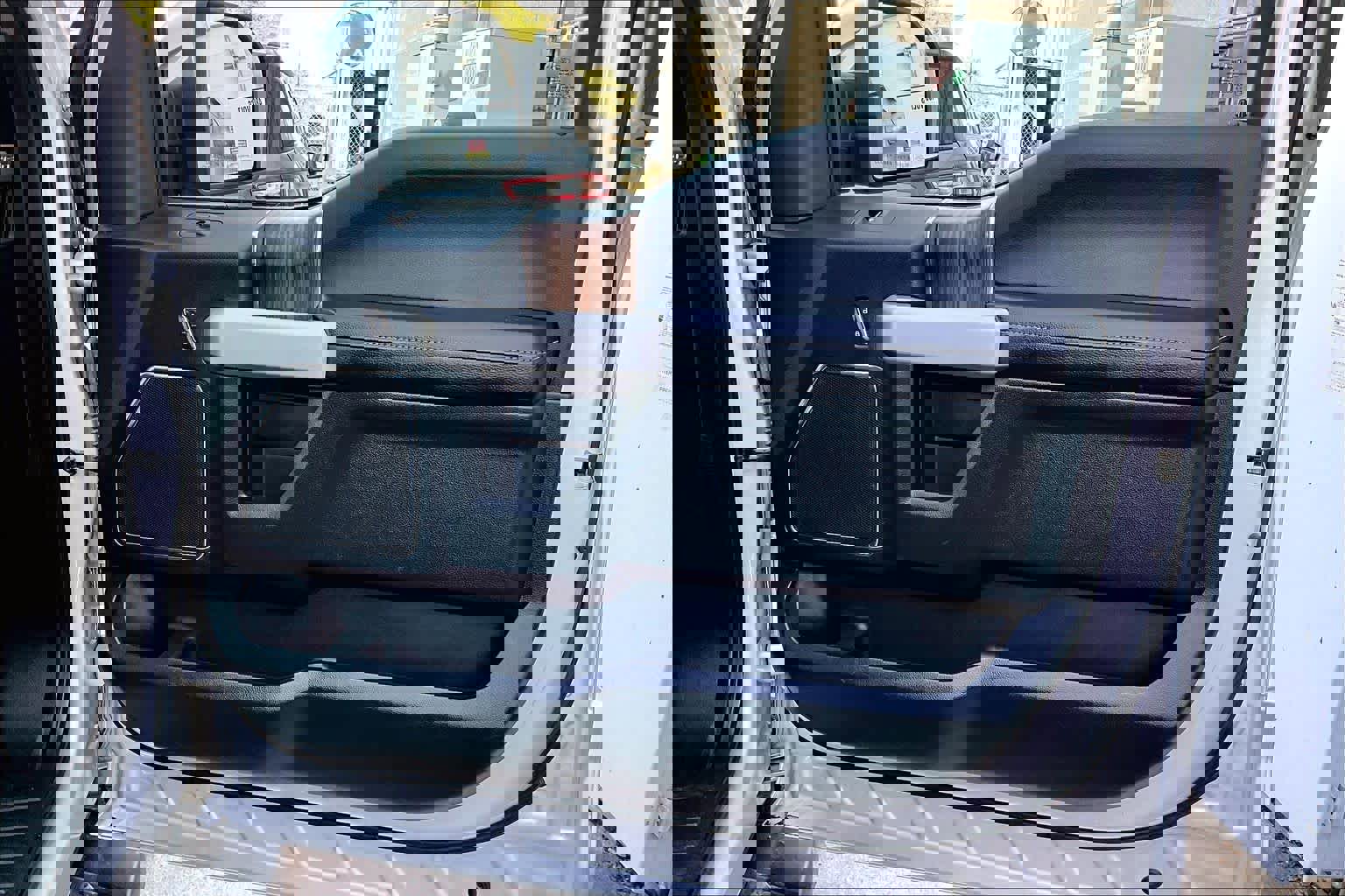 Used 2015 Ford F150 Lariat image 23