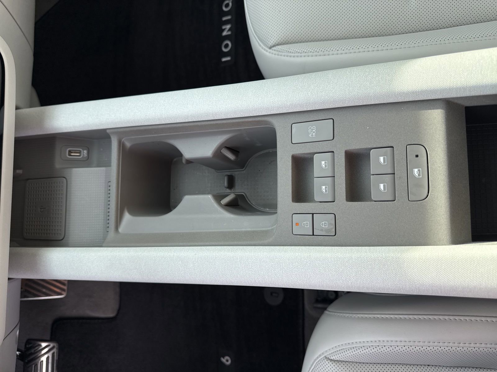 Used 2025 Hyundai Ioniq 6 Limited image 28