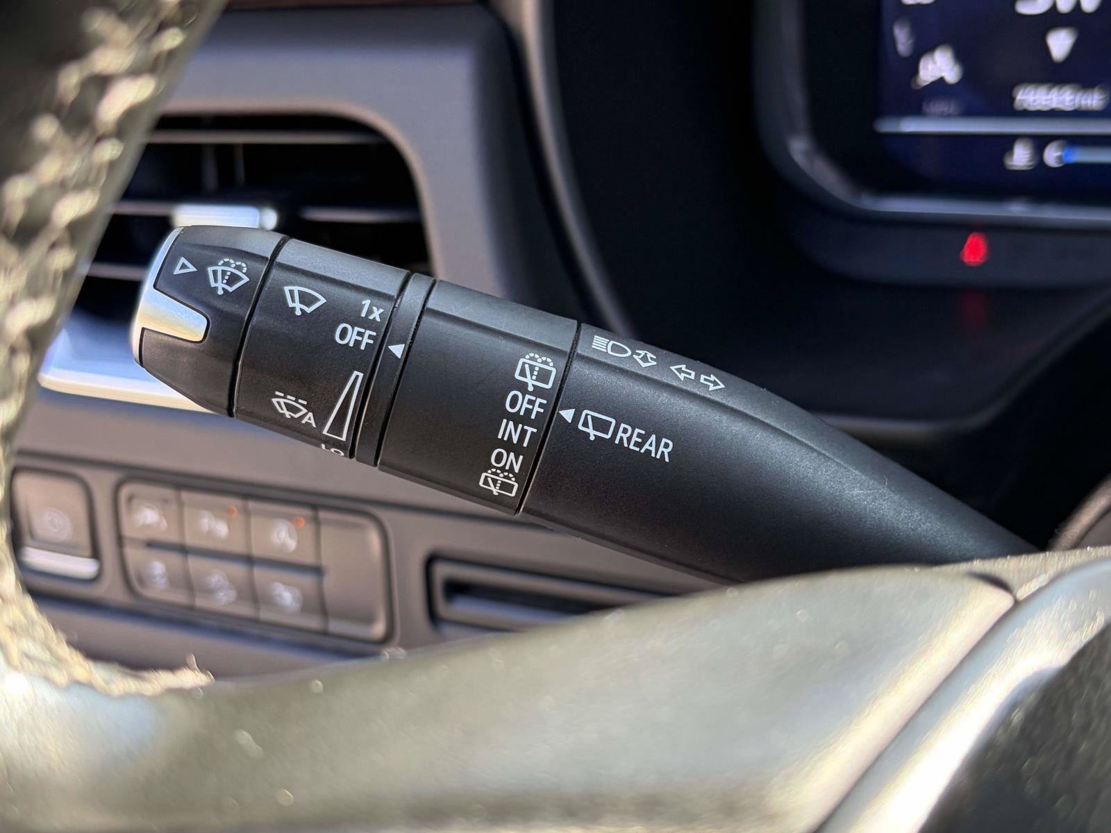 Used 2023 Chevrolet Tahoe Z71 w/ Luxury Package AWD/4WD image 19
