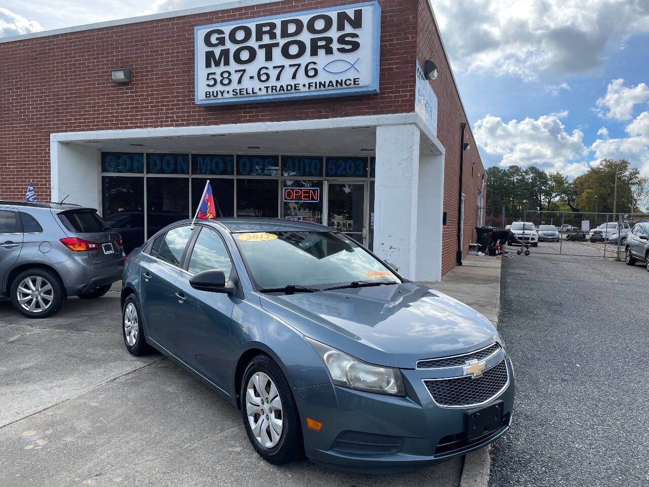 Used 2012 Chevrolet Cruze LS w/ Connectivity Package image 4