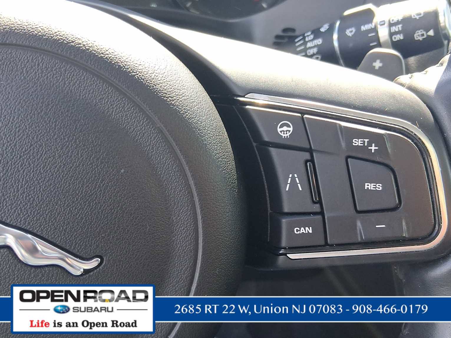 Used 2020 Jaguar F-PACE Premium image 21