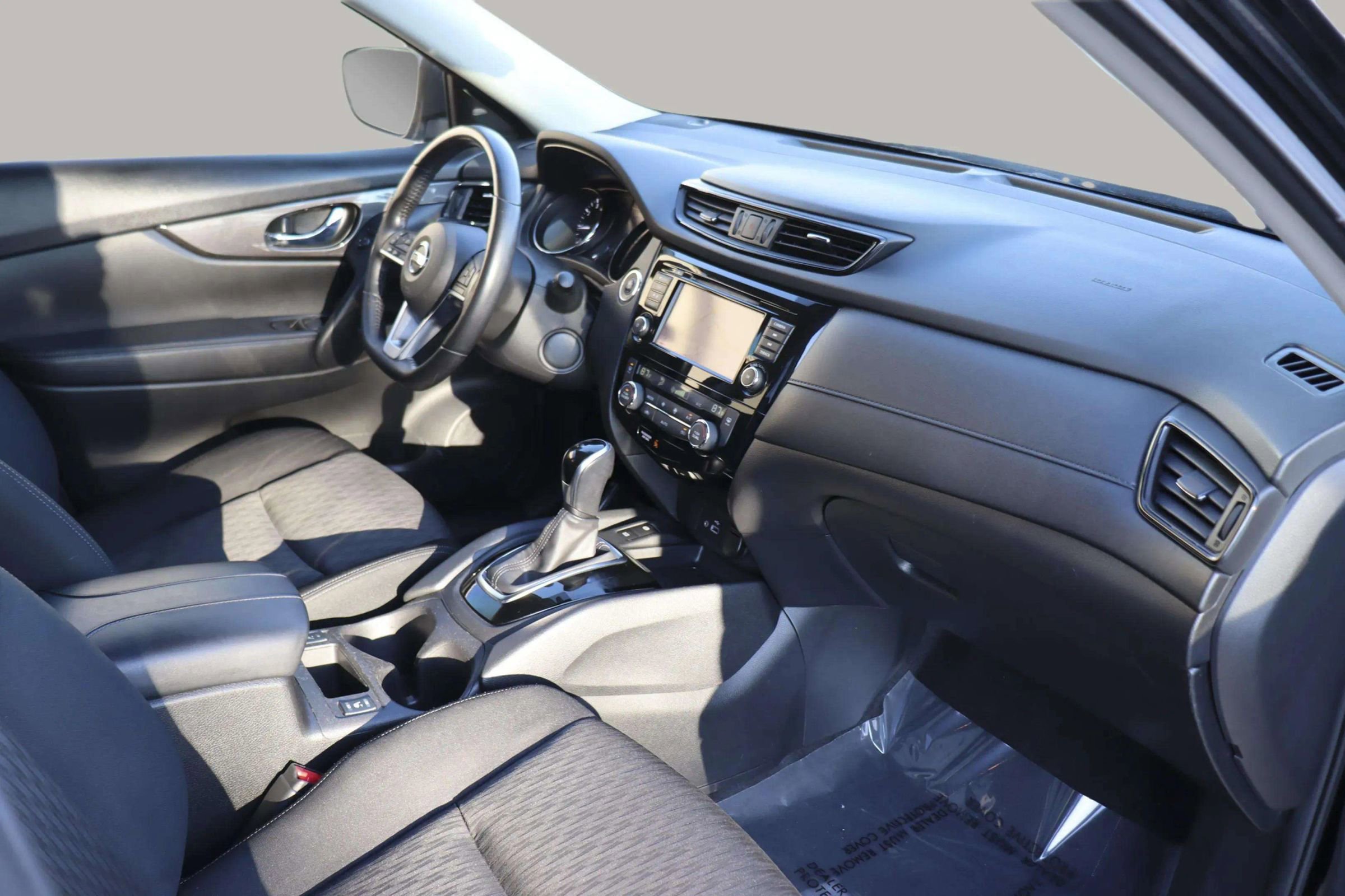 Used 2019 Nissan Rogue SV w/ Premium Package FWD image 34