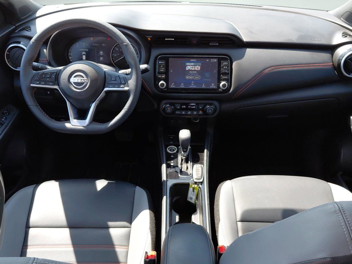 Used 2023 Nissan Kicks SR w/ SR Premium Package FWD image 29