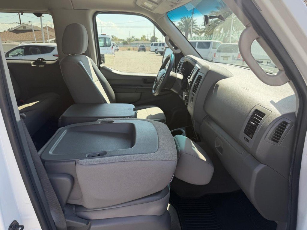 Used 2015 Nissan NV 3500 SV w/ Technology Package RWD image 44