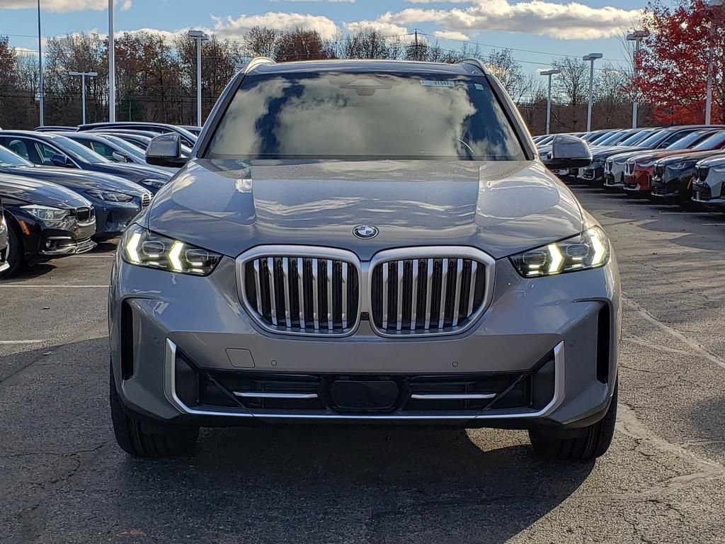 New 2026 BMW X5 xDrive40i w/ Climate Comfort Package image 2