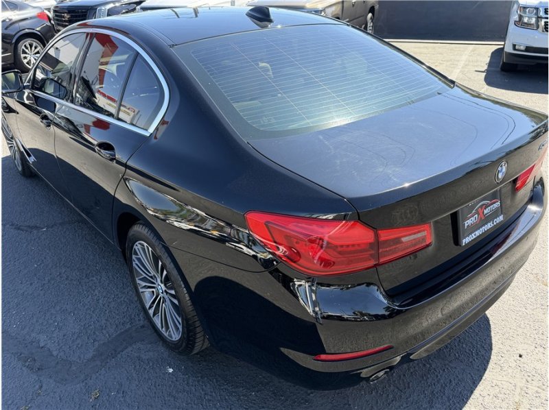 Used 2020 BMW 530i w/ Premium Package image 12