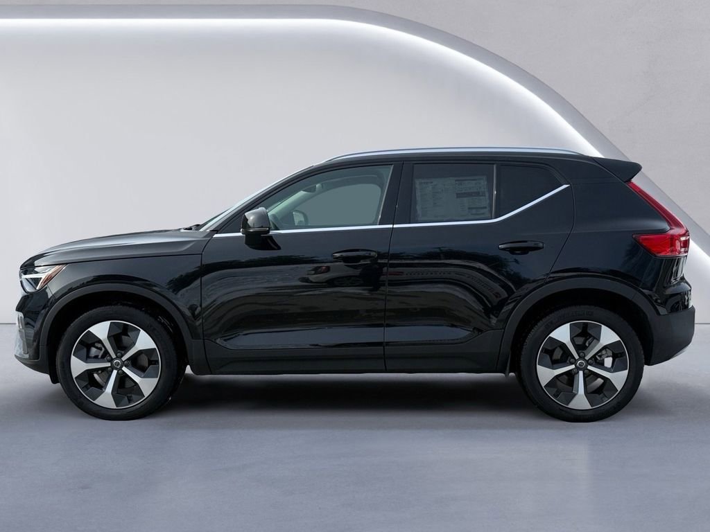 New 2025 Volvo XC40 B5 Core w/ Protection Package Premier image 4
