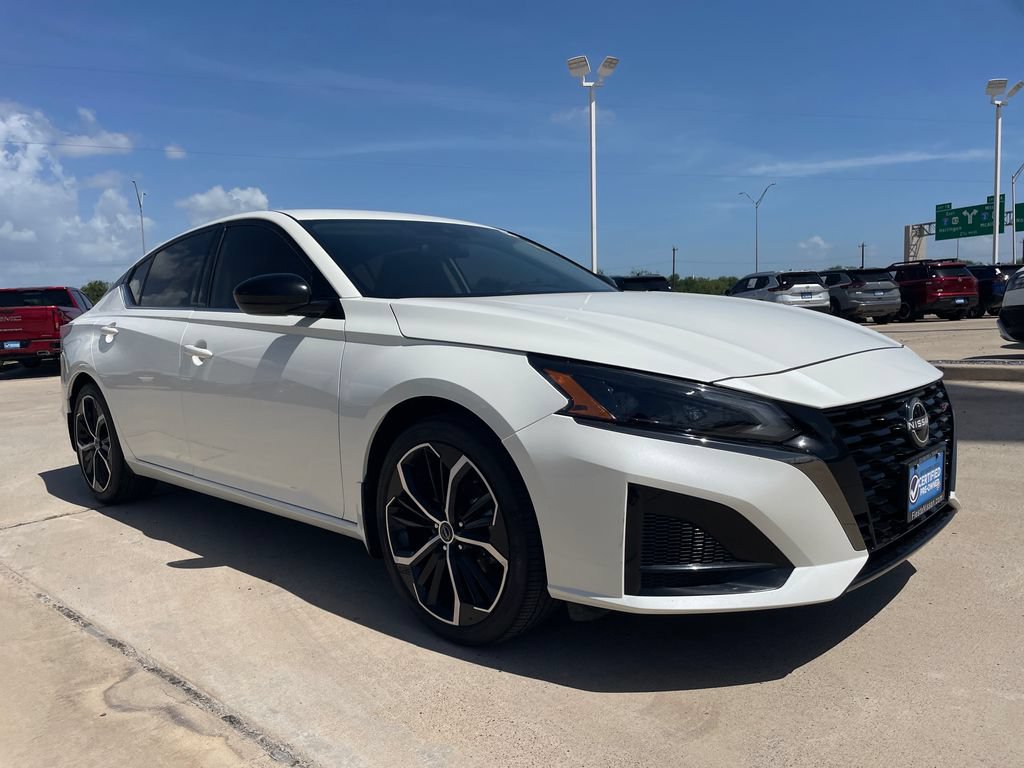 Certified 2024 Nissan Altima 2.5 SR FWD image 7