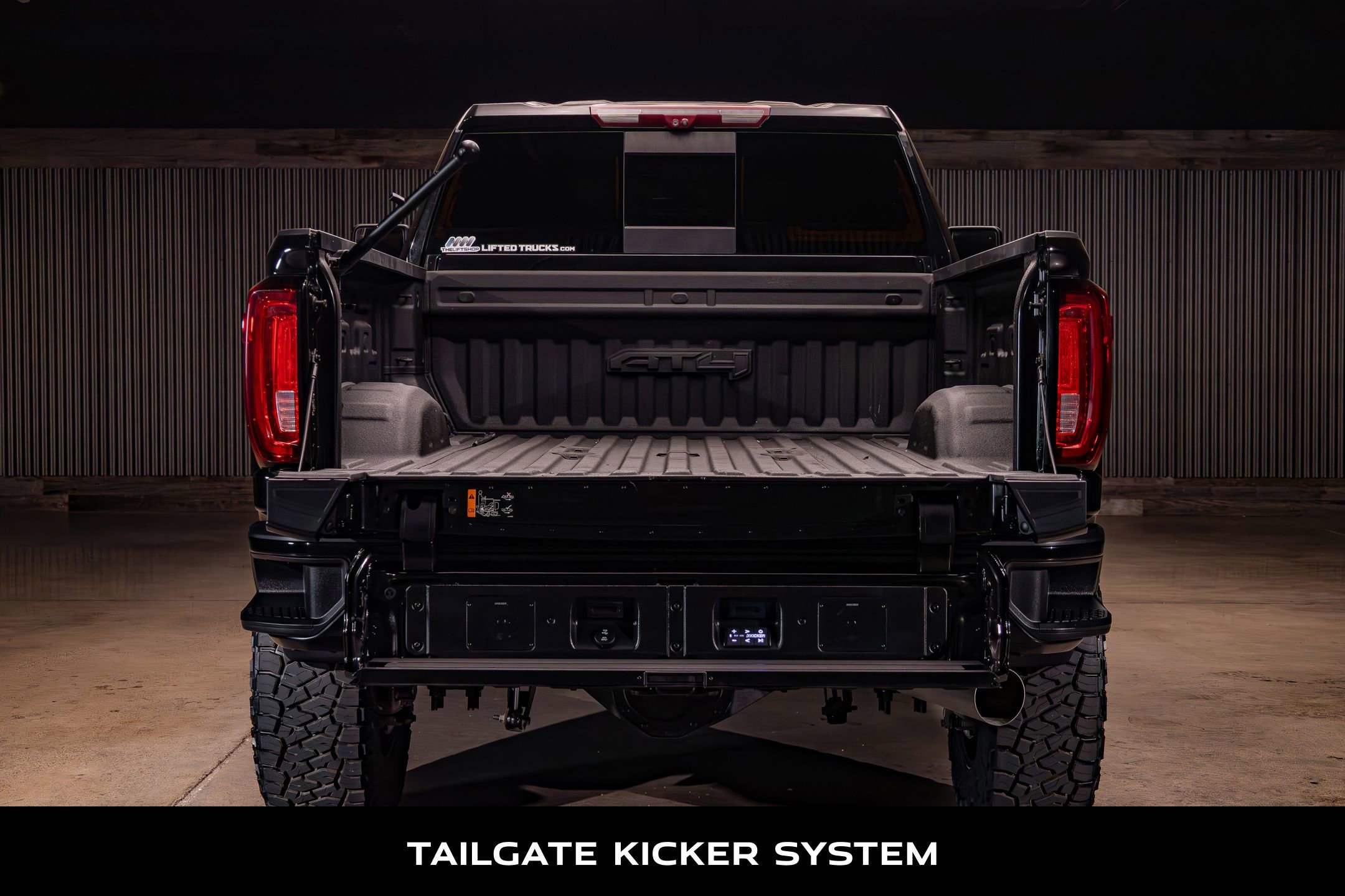 Used 2023 GMC Sierra 2500 AT4 w/ AT4 Premium Plus Package AWD/4WD image 9