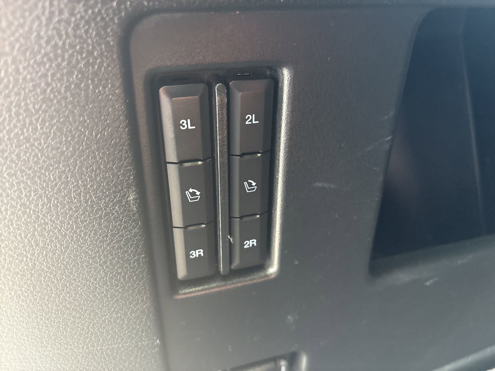 Used 2020 Ford Expedition Limited w/ Equipment Group 302A image 21