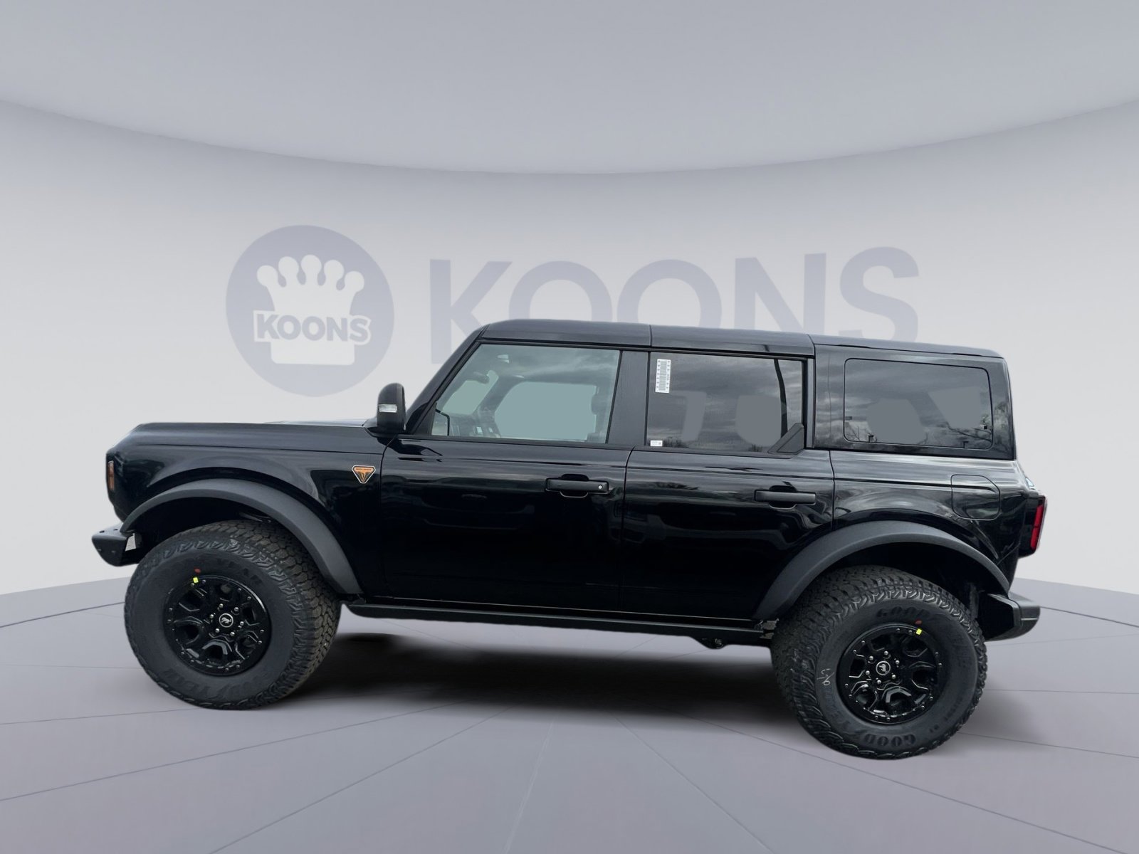 New 2025 Ford Bronco Badlands image 2