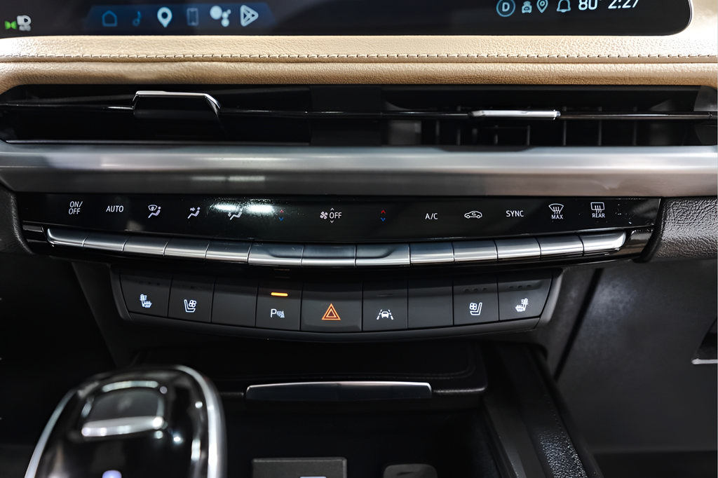 Used 2024 Cadillac XT4 Premium Luxury AWD/4WD image 14