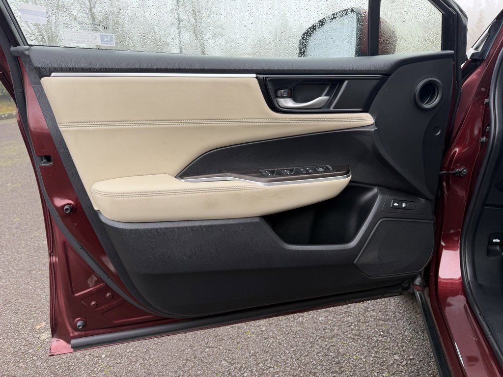 Used 2018 Honda Clarity Plug-In Hybrid image 12