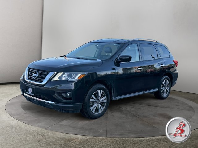 Used 2019 Nissan Pathfinder SL image 2