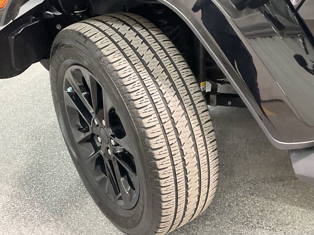 Used 2023 Jeep Wrangler Unlimited Sahara w/ Cold Weather Group image 32