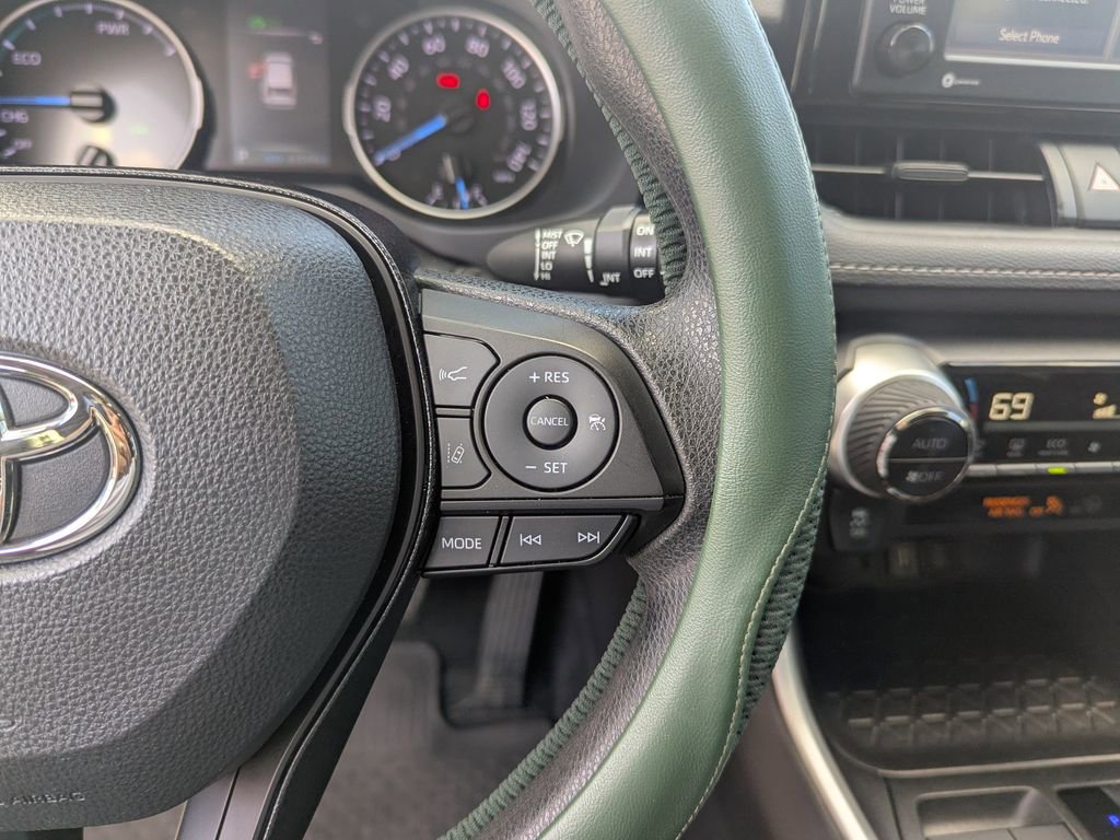 Used 2020 Toyota RAV4 XLE image 27