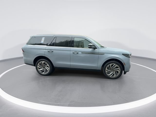 New 2027 Lincoln Navigator Reserve AWD/4WD image 9
