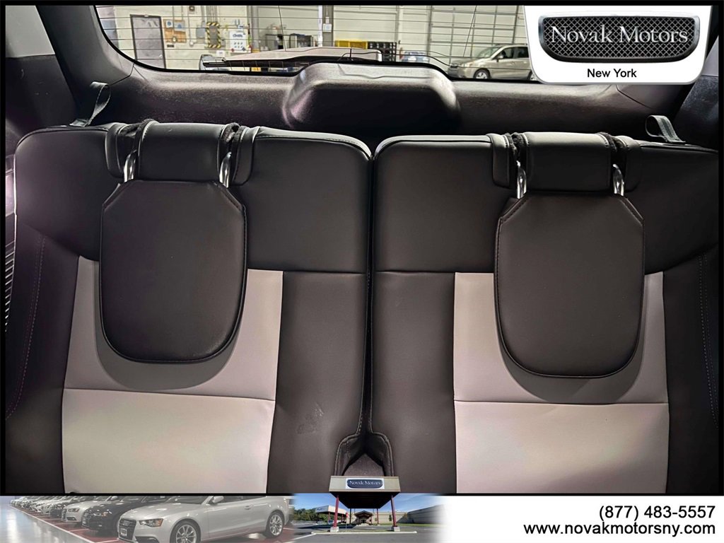 Used 2022 Ford Explorer XLT w/ Equipment Group 202A image 14