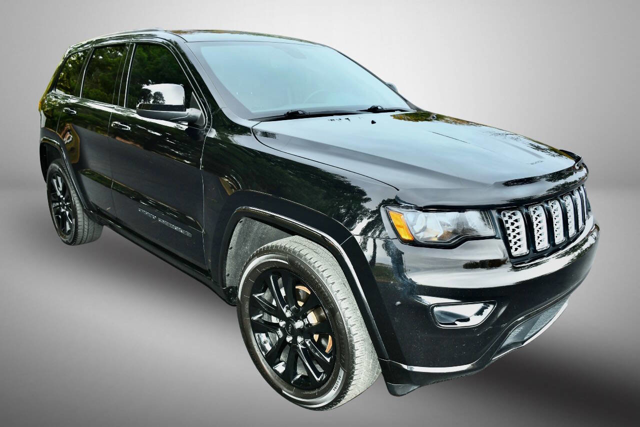 Used 2019 Jeep Grand Cherokee Altitude AWD/4WD image 9