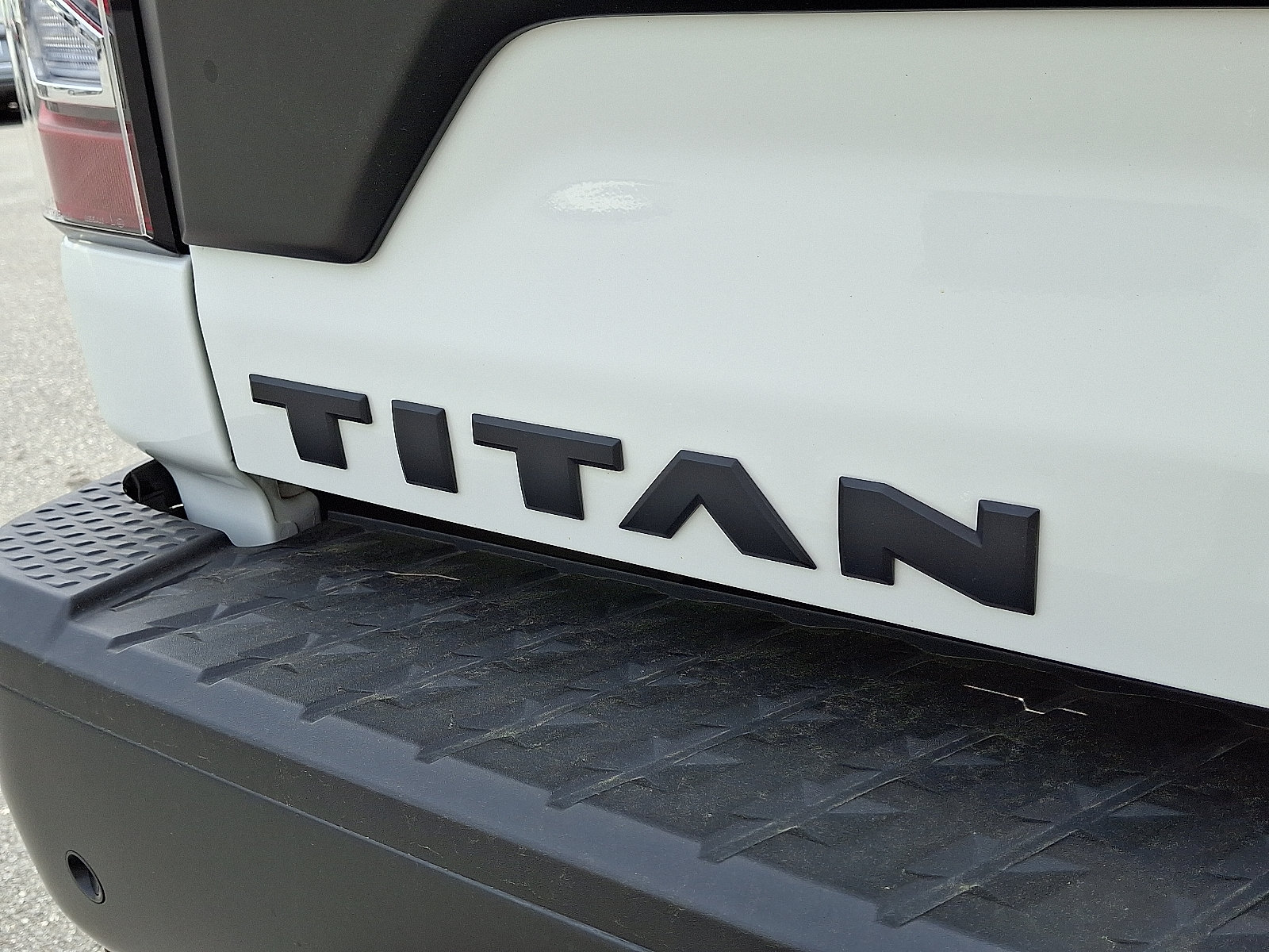 Certified 2024 Nissan Titan PRO-4X w/ Pro-4x Convenience Package AWD/4WD image 32