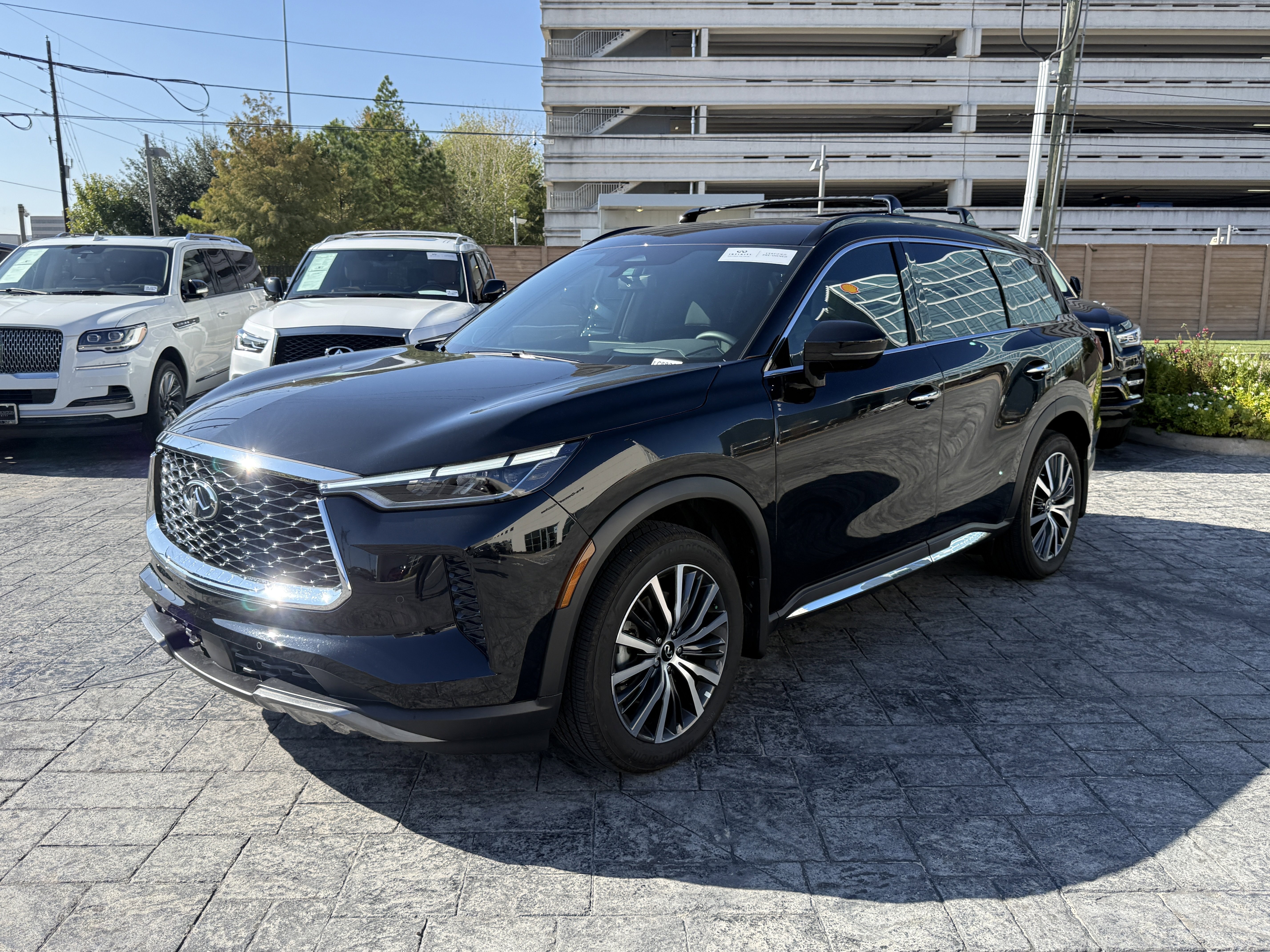 Certified 2025 INFINITI QX60 Autograph w/ Cargo Package image 3