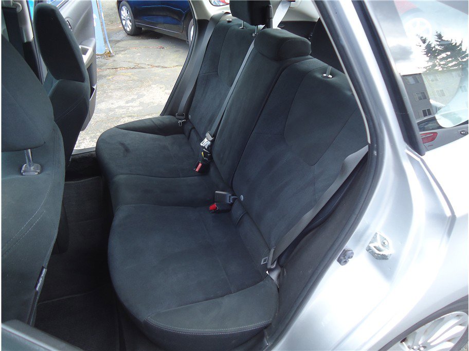 Used 2010 Subaru Impreza 2.5i Premium AWD/4WD image 11