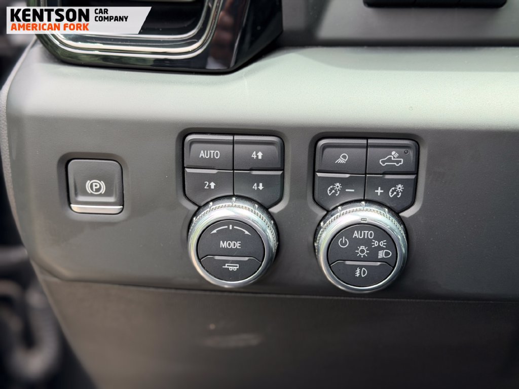Used 2024 GMC Sierra 1500 AT4 w/ Technology Package AWD/4WD image 17